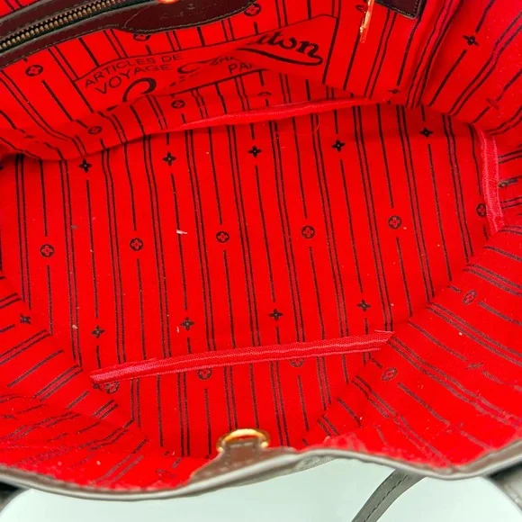 Checkered Brown Tote Bag with Pouch - Picture 9 of 10